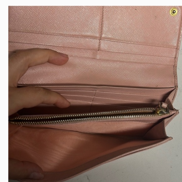 Prada Saffiano Bow Wallet in Pink - Picture 7 of 13